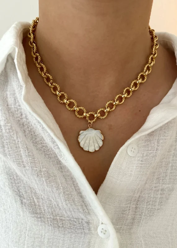 Beautiful necklaces and pendants with geometric shapes for a modern, artistic design-South Hill Shell Necklace - Chunky Chain